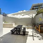 Luxury In Greenpoint Main Rd